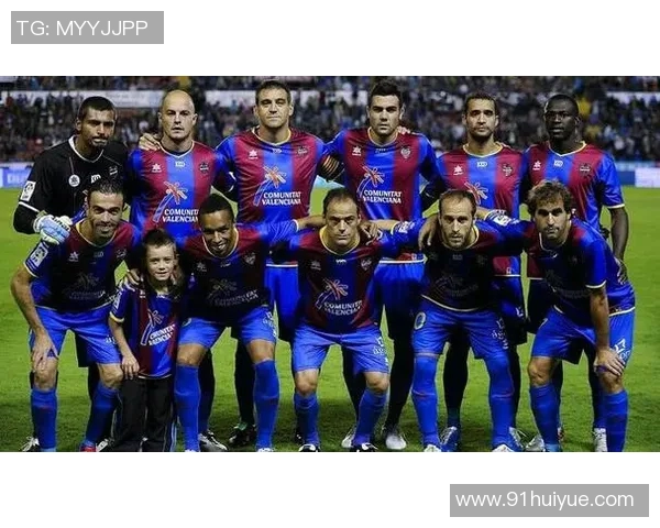 法甲巴黎圣日耳曼豪掷2亿欧元引进新援，豪门豪华引援引热议