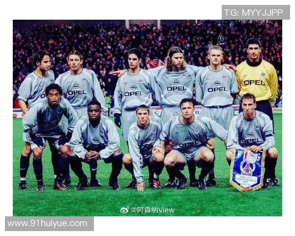 汉堡队宣布签下德国国脚加布里埃尔,助阵新赛季夺冠大计 汉堡队宣布签下德国国脚加布里埃尔,助阵新赛季夺冠大计