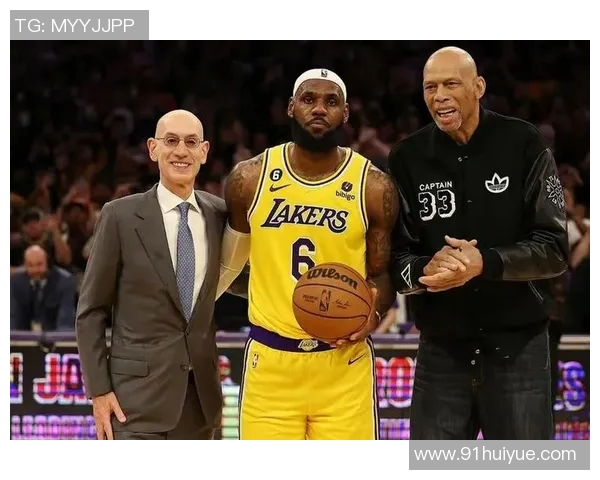 火箭队获胜，詹姆斯绝杀率队取胜，湖人队遭遇两连败，詹姆斯逆天绝杀揭幕战成功帮助火箭逆袭