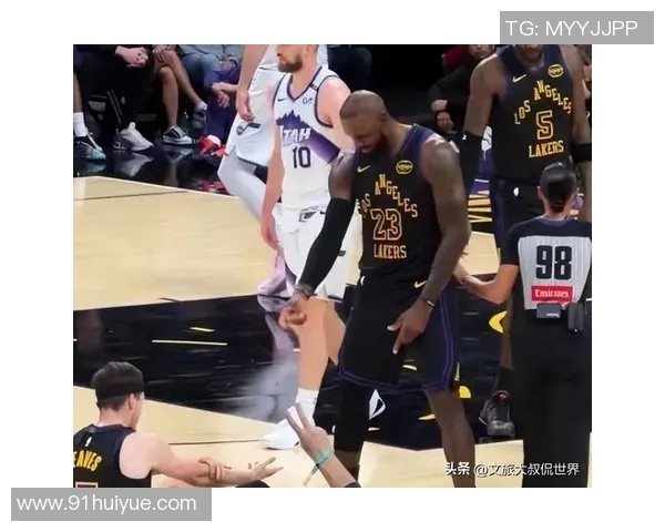 洛杉矶湖人队壮观逆转！詹姆斯神奇发威领队反超对手取得惊险胜利