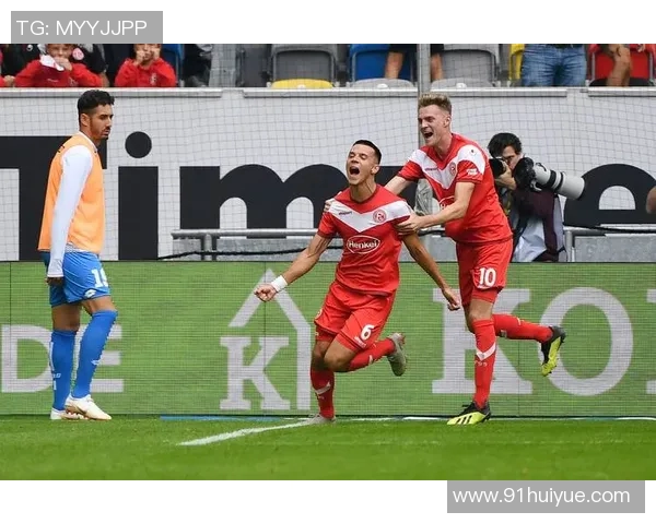 沙尔克04客场逼平，困境难改，仍缺乏振兴动力