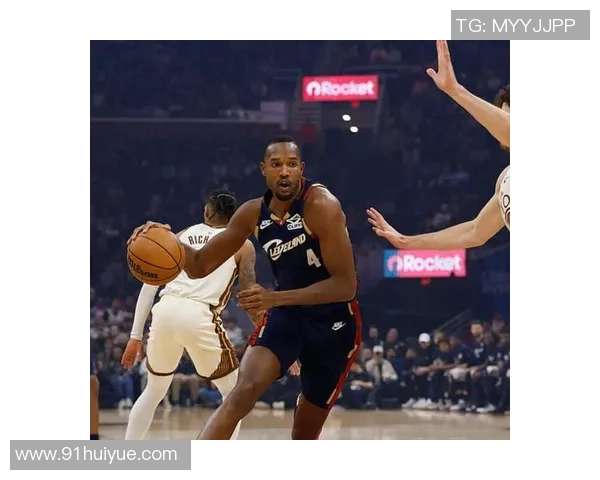 独行侠客场击败勇士，系列赛3-1领先，迈向巅峰之路