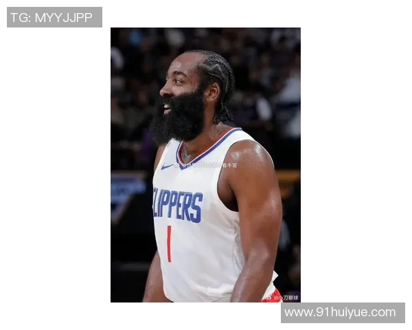 火箭前锋哈登:汤普森是一位伟大的篮球运动员,期待他早日回归赛场 火箭前锋哈登:汤普森是一位伟大的篮球运动员,期待他早日回归赛场